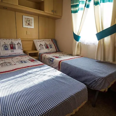 Great 6 Berth Caravan For Hire At Manor Park In Hunstanton Norfolk Ref 23014W Exterior photo