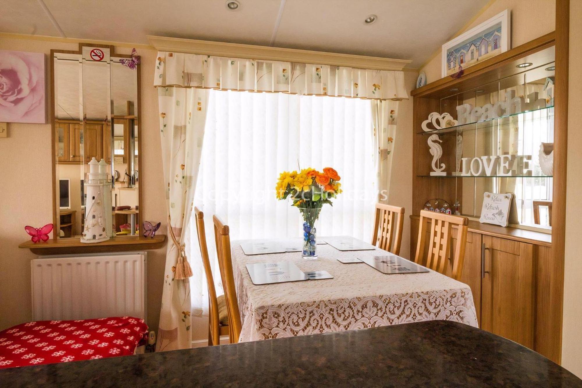 Great 6 Berth Caravan For Hire At Manor Park In Norfolk Ref 23014w Campsite *